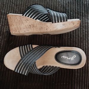 Black and Tan wedges